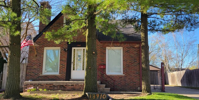 Primary Photo - 13910 Julius Ave