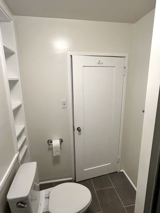 Building Photo - Charming 1 Bedroom House in Venice with Patio and W& D in unit !!! All Utilities Included !!!