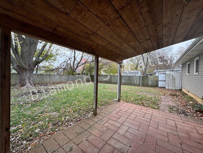 Building Photo - 2202 S Prospect Ct