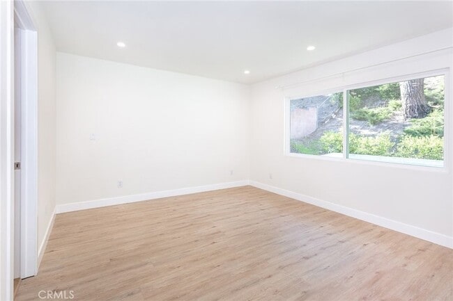 Building Photo - 6419 Valley Cir Terrace