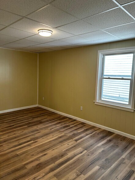 Building Photo - 158 Fallbrook St