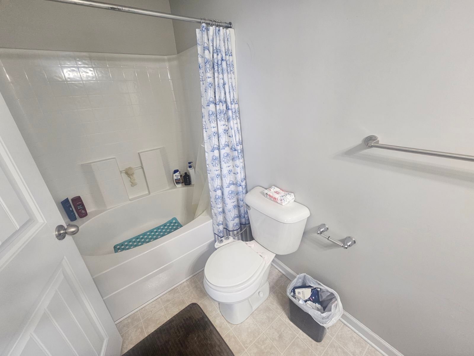 Building Photo - 572 Bradburn Village Cir