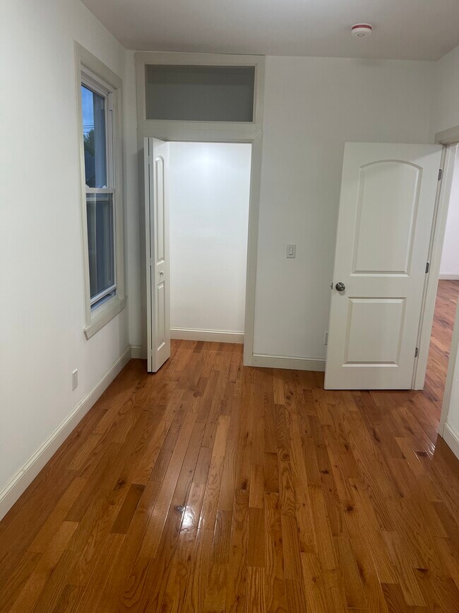 Building Photo - 535 Van Cortlandt Park Ave