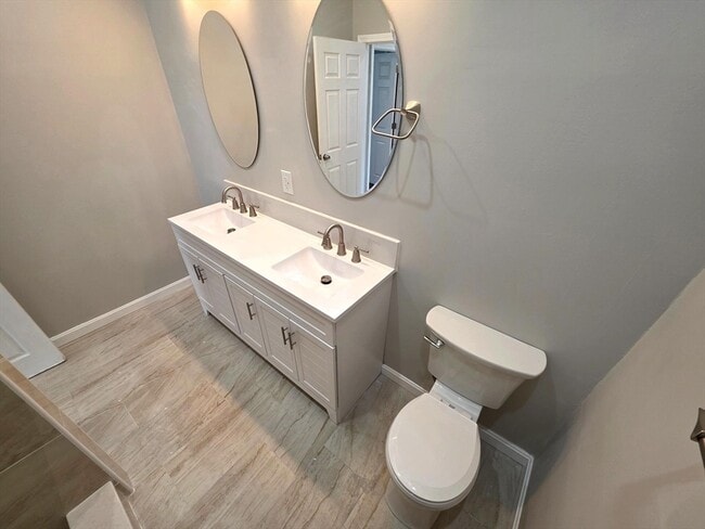 Building Photo - 5 Beacon St