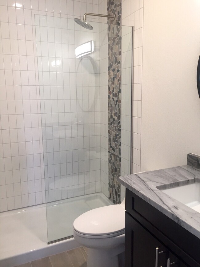 Building Photo - 6120 Magnolia Dr