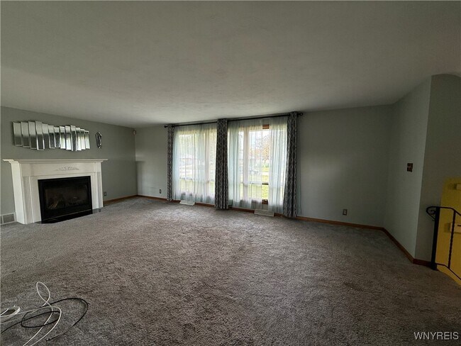 Building Photo - 559 Mapleview Rd