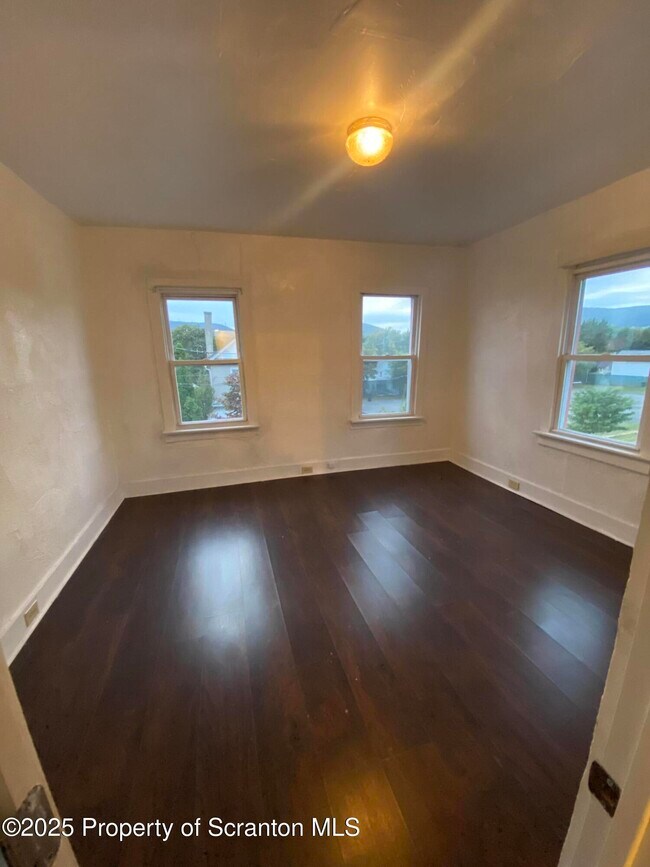 Building Photo - 2120-2122 Belmont Terrace