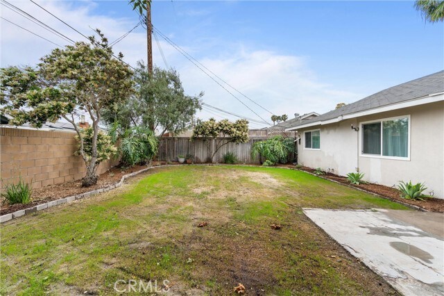 Building Photo - 5561 Spa Dr