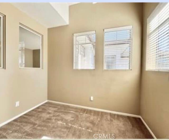 Building Photo - 32 Bogey Ln