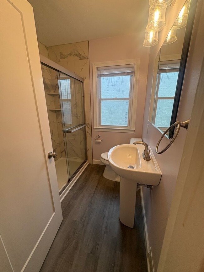 Building Photo - Charming 3-Bed, 1.5 Bath Home in Peaceful ...