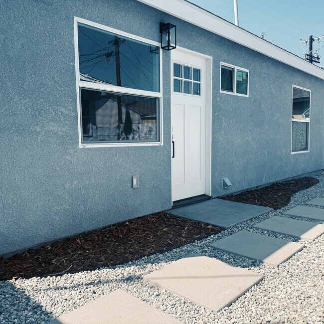 Building Photo - 11405 Lindale St