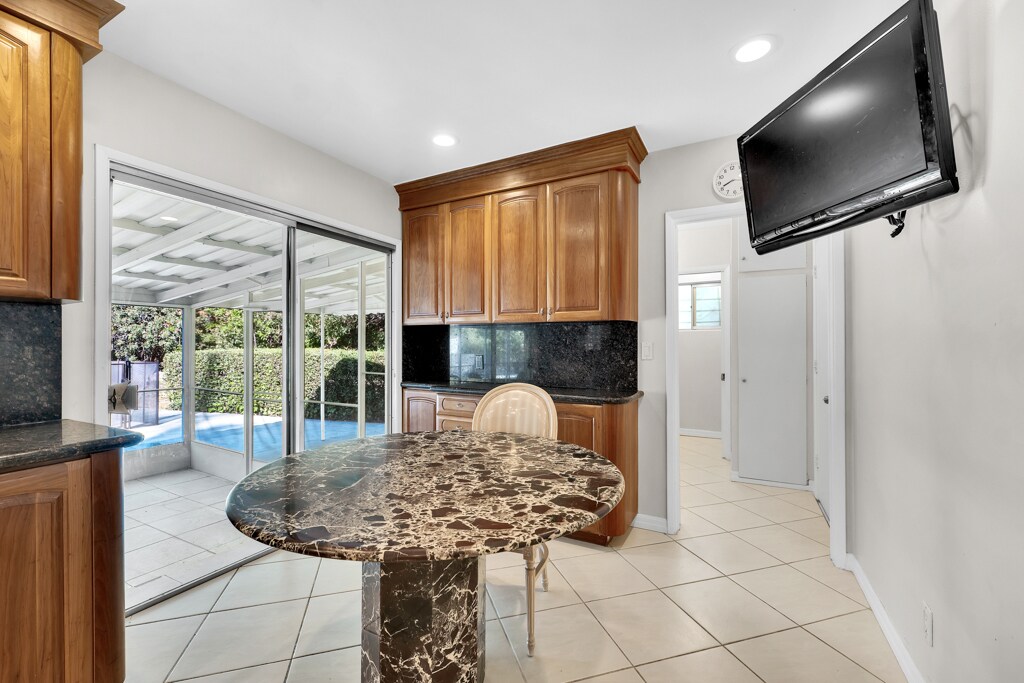 Building Photo - 4615 Arriba Dr