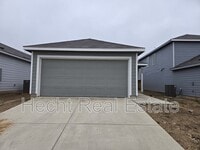 Building Photo - 968 Creek