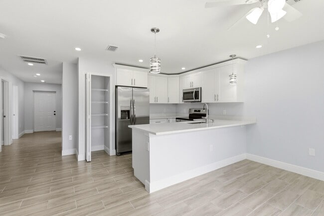Building Photo - 2955 Dunbar St