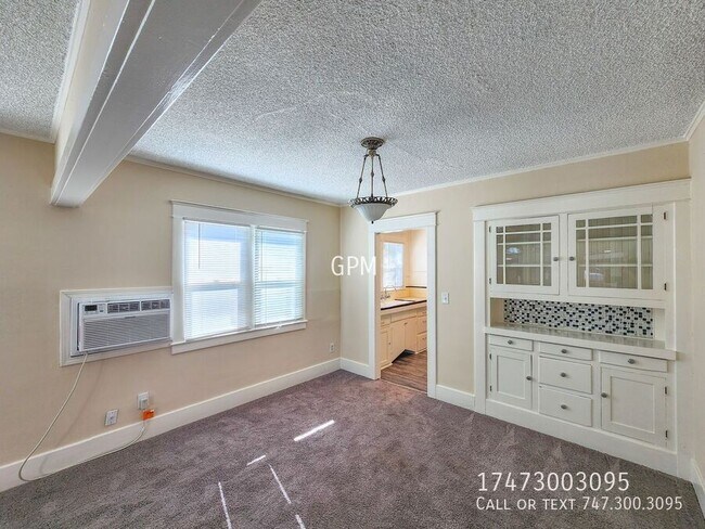 Building Photo - 383 N Wilson Ave