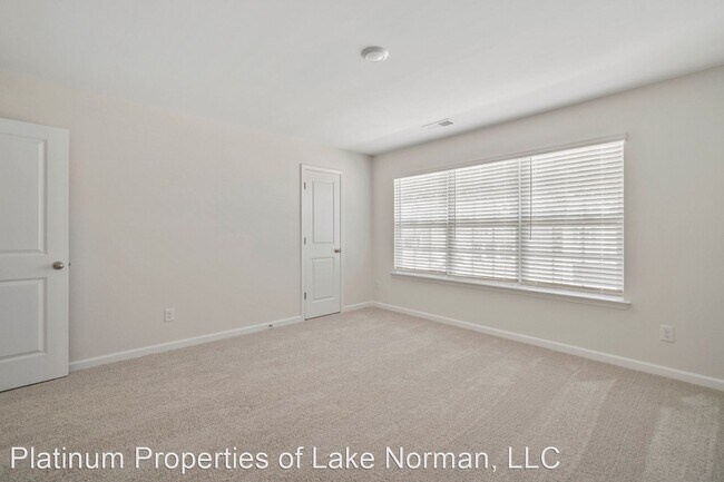 Building Photo - 5 br, 3 bath House - 16116 Trenton Green Lane