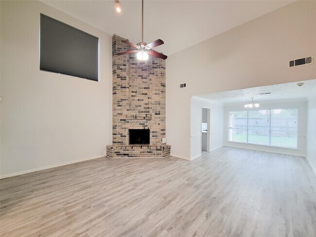 Building Photo - 3610 Honey Creek Dr