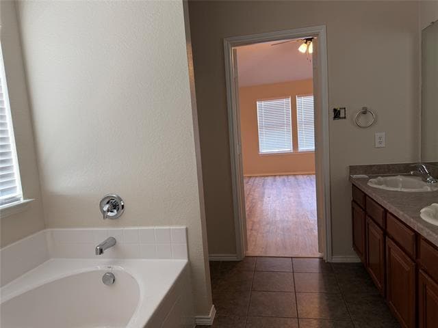 Building Photo - 305 Woodridge Dr