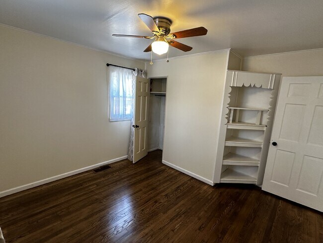 Building Photo - ***Available late-July*** Charming Home in...
