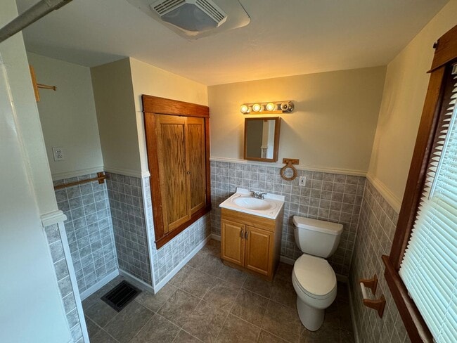 Building Photo - Single Family Home Coming Soon in Grove City