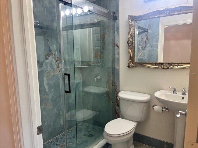 Building Photo - 800 N Tamiami Trl