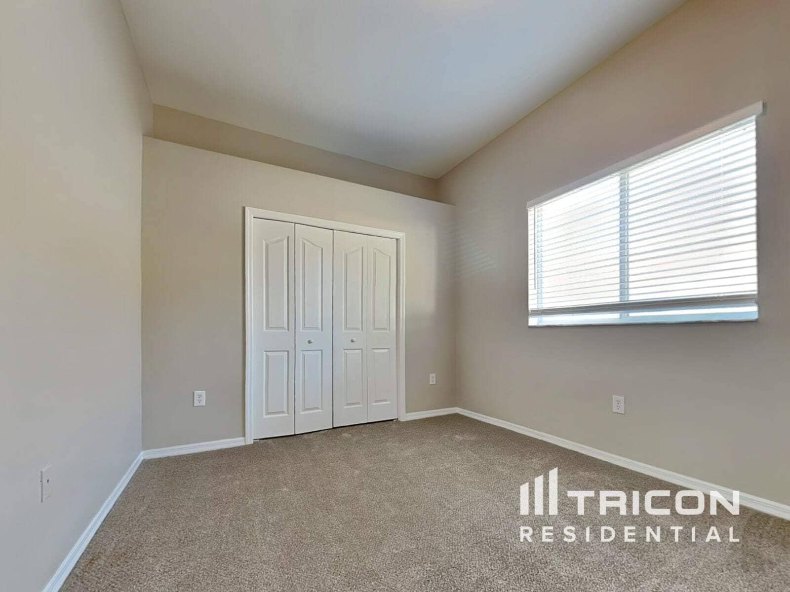 Building Photo - 1504 Canoe Dr