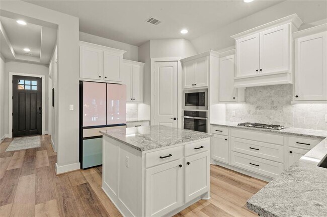 Building Photo - 111 Chinaberry Bnd
