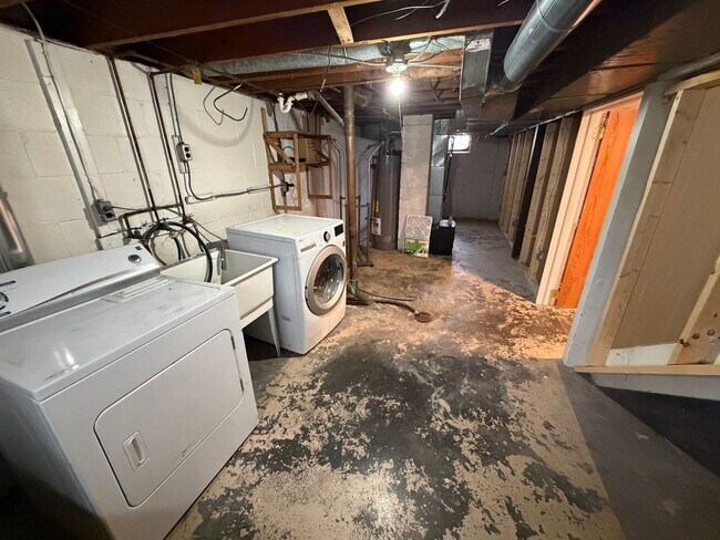 Building Photo - Home for rent near Augustana college