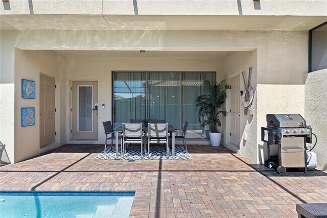 Building Photo - 1905 Majorca Dr