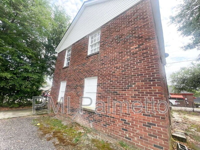 Building Photo - 1717 Burnham St