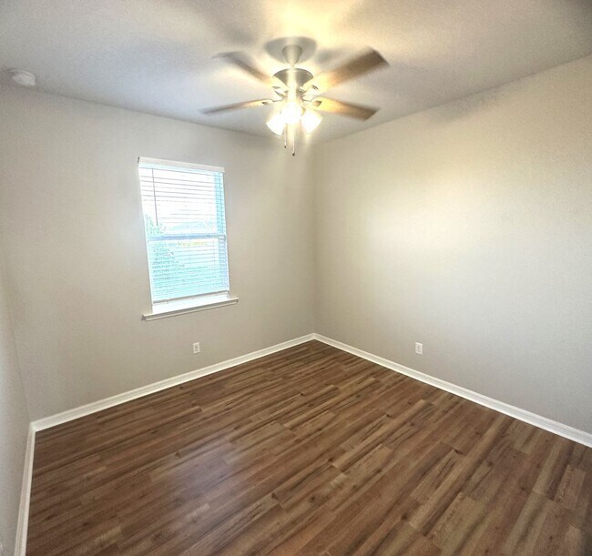 Building Photo - Available Mid April!! NW CAPE CORAL 3 BEDROOM 2 BATHROOM 2 CAR GARGAGE