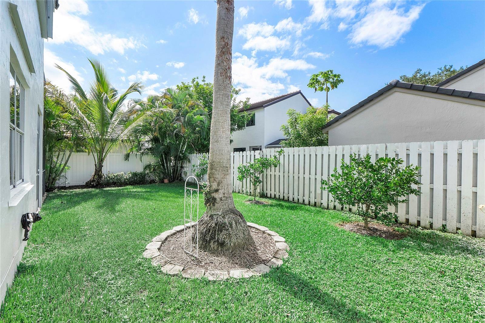 Building Photo - 604 Stanton Dr