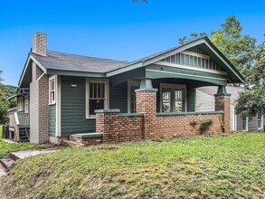 Building Photo - Charming Craftsman Bungalow in South East Lake
