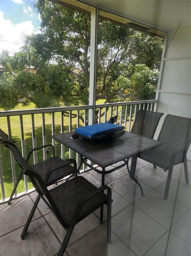 Building Photo - 7500 NW 4th Pl