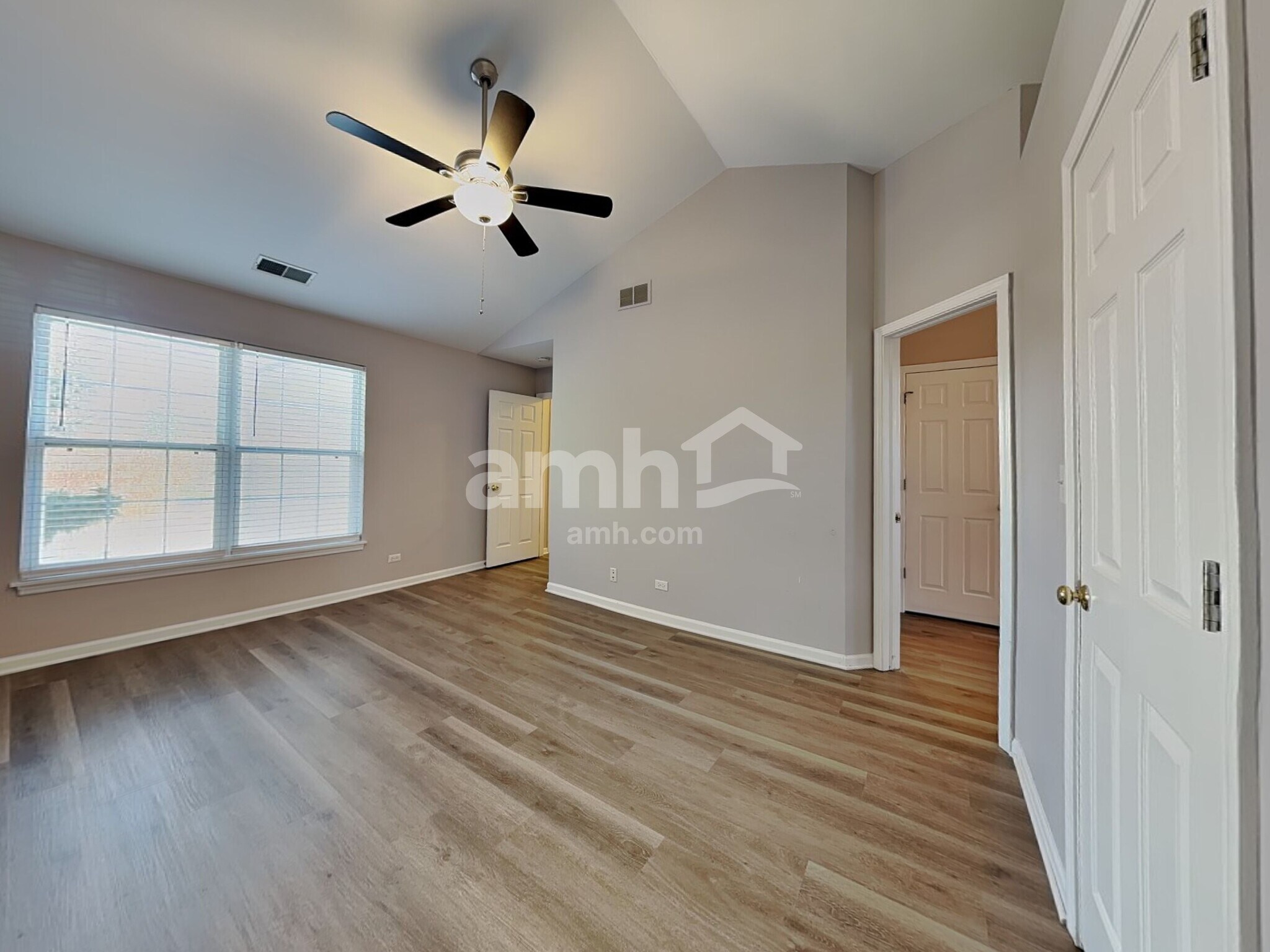 Building Photo - 2990 Waters Edge Cir