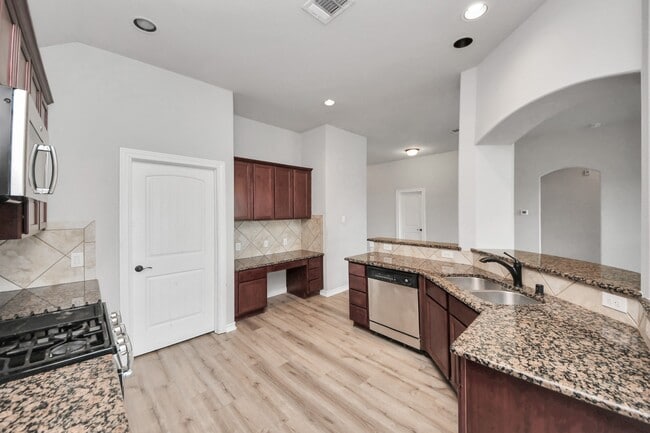 Building Photo - 2310 Brett Ct