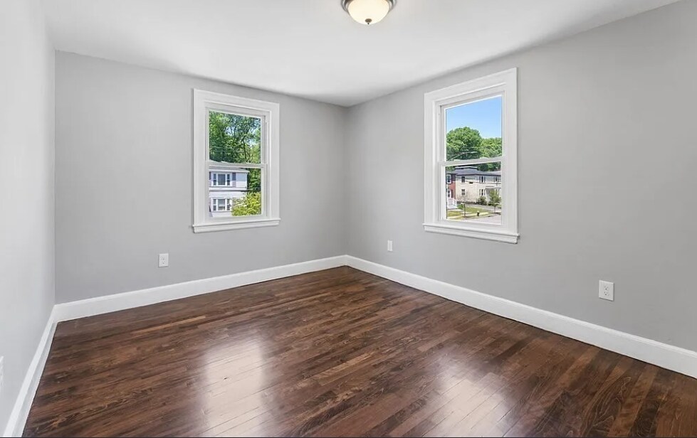 Building Photo - 71 Gladeside Ave