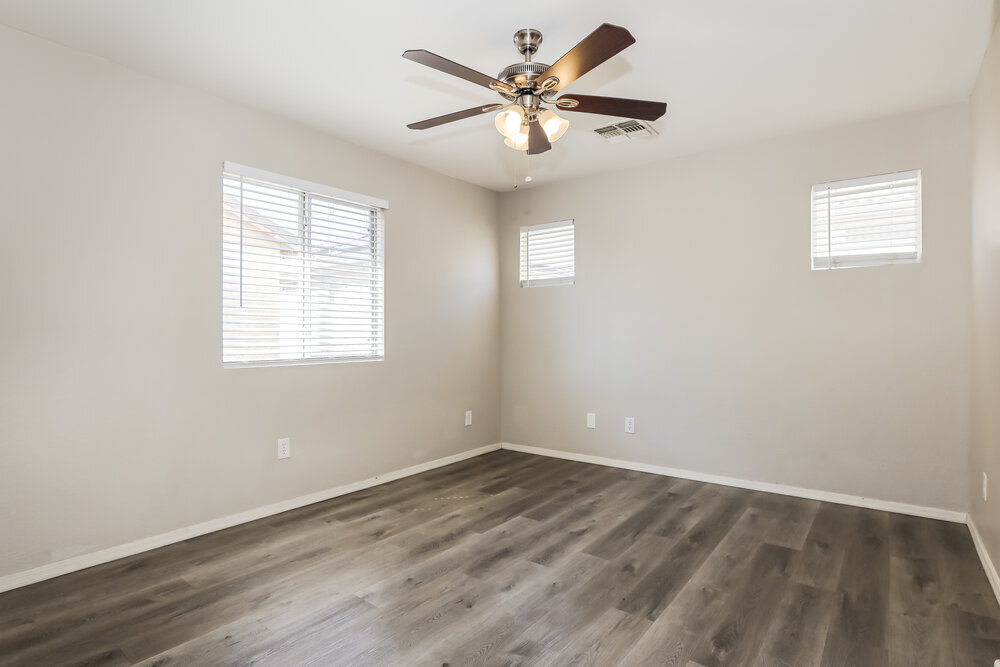 Building Photo - 5208 W Warner St