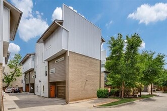 Building Photo - 2452 Thatcher Dr