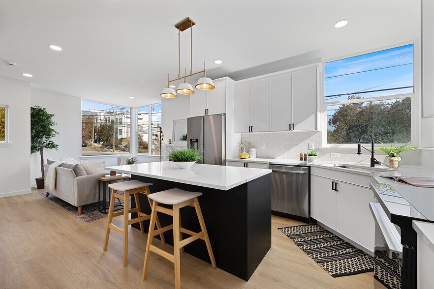 Building Photo - 2311 S Judkins St