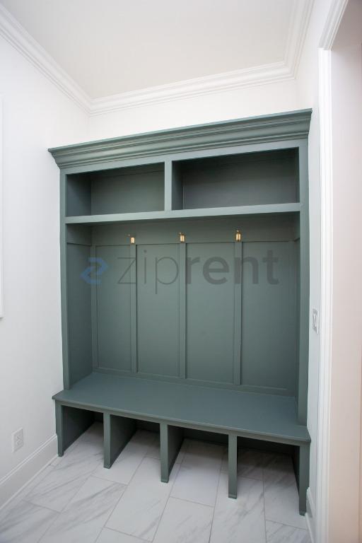Building Photo - Unit