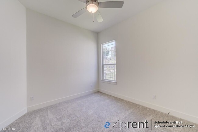 Building Photo - 3 br, 3 bath Condo - 436 Cartwheel Bend, L...