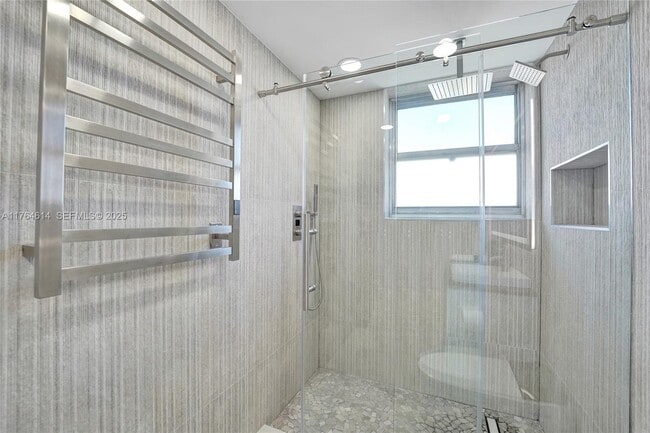 Building Photo - 4001 S Ocean Dr