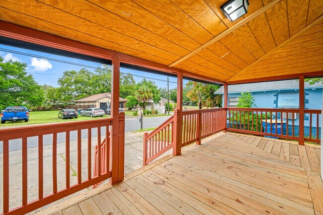 Building Photo - Fully Renovated 3-Bedroom, 2-Bathroom Home...