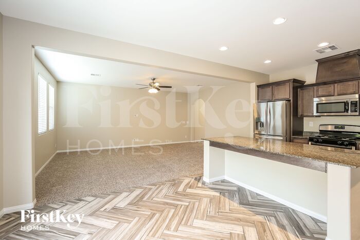 Building Photo - 317 Casmailia Ave
