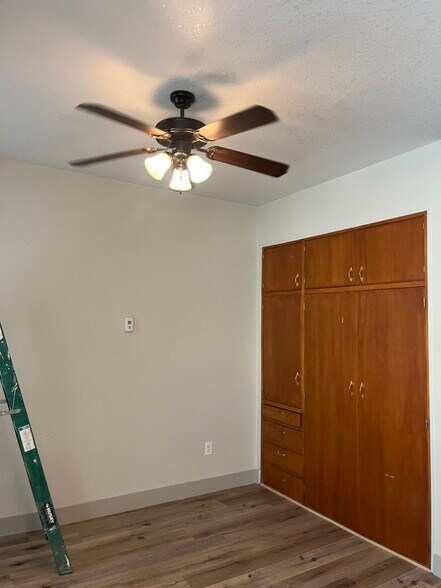 Building Photo - 476 S Jackson St