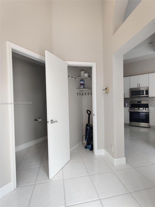 Building Photo - 17276 Bermuda Village Dr