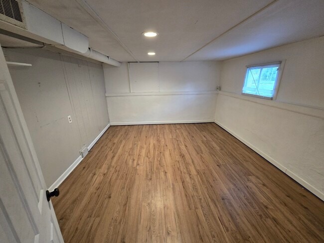 Building Photo - 185 Pick Ave