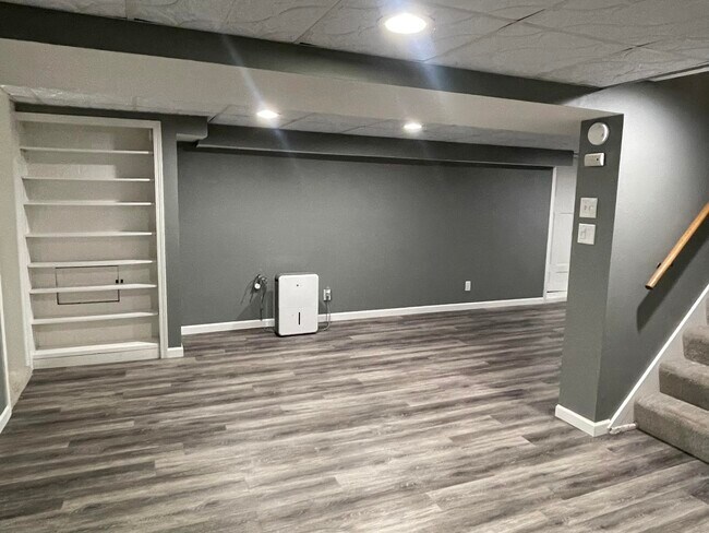 Building Photo - 5100 N Idlewild Ave