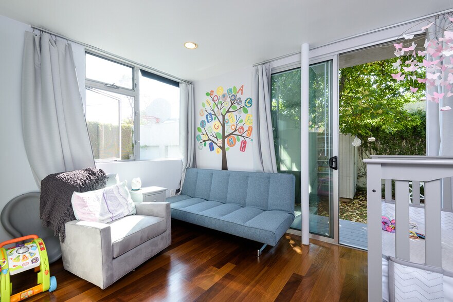 Building Photo - 1513 S Orange Grove Ave